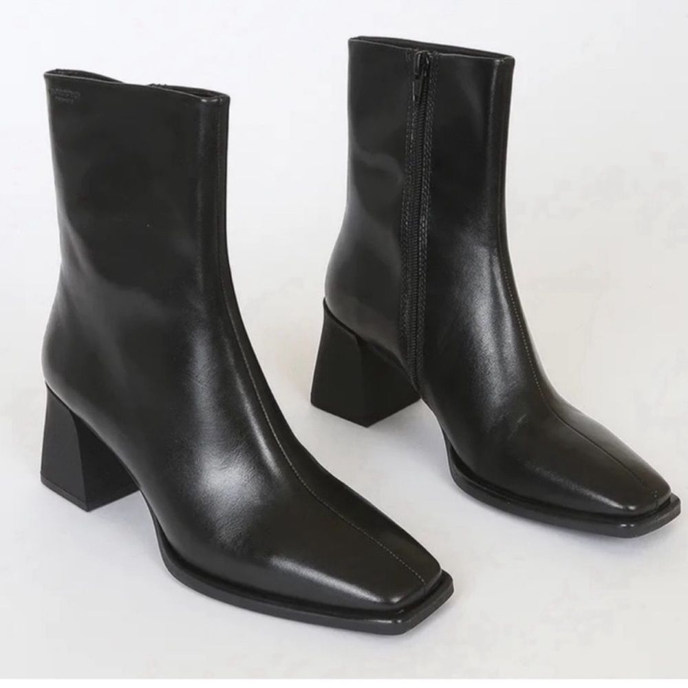 LIKE NEW Vagabond Hedda Black Heeled Boots size 40 / 10